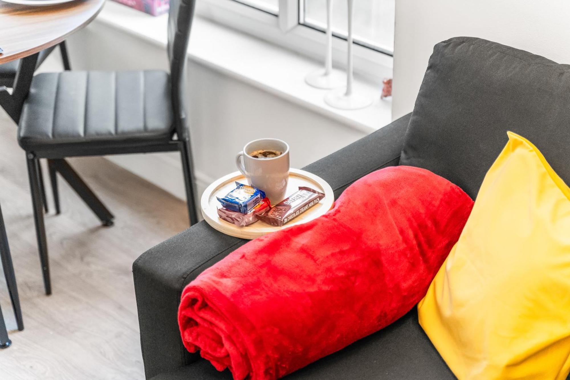 2 Bed Flat 5mins Drive To Canary Wharf Station-free Parking-squidgame Theme Sleeps 6 Casa vacanze