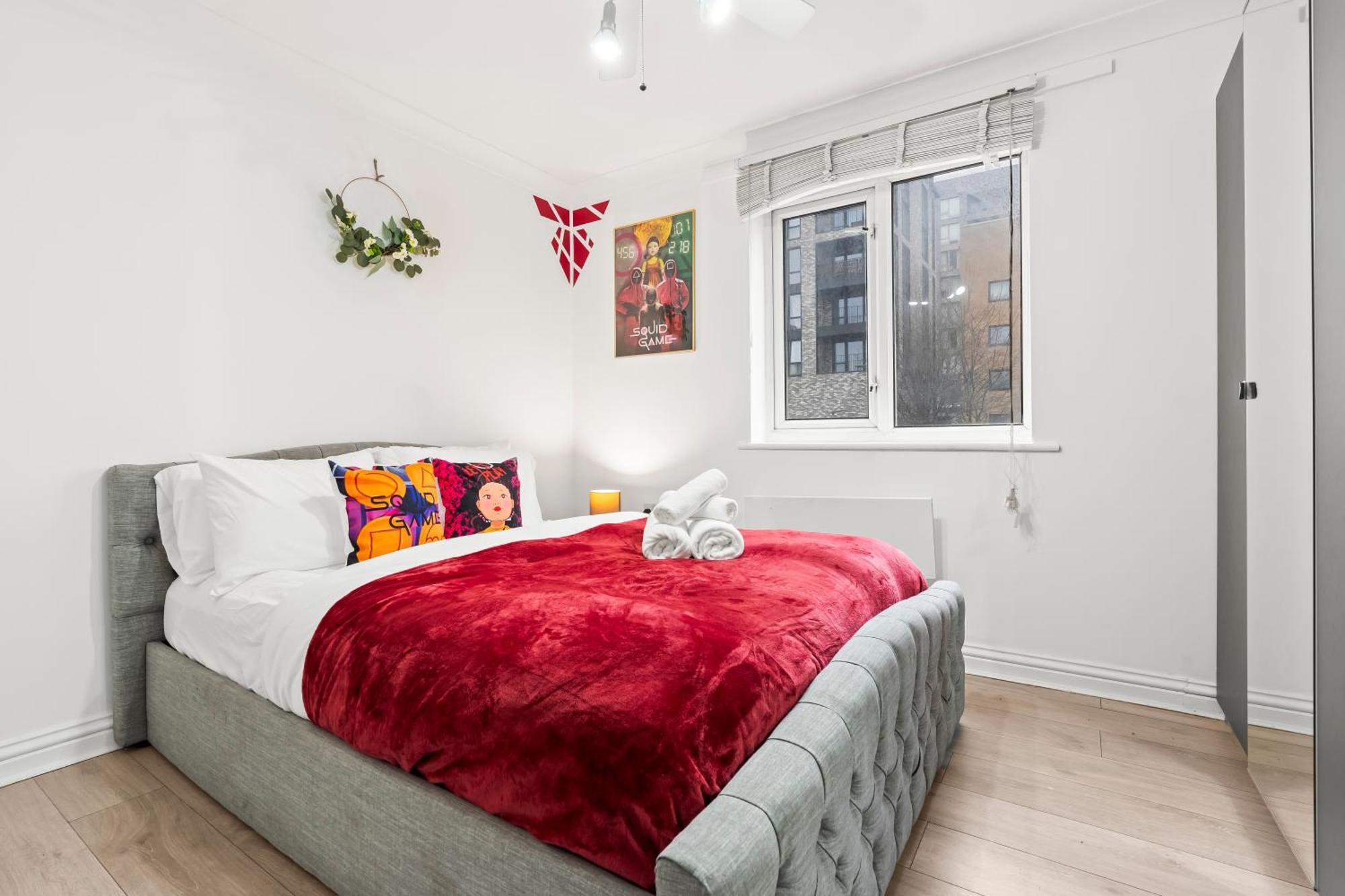 Casa vacanze 2 Bed Flat 5mins Drive To Canary Wharf Station-free Parking-squidgame Theme Sleeps 6 *