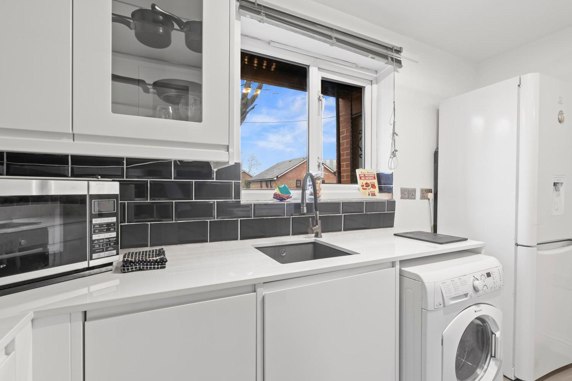 2 Bed Flat 5mins Drive To Canary Wharf Station-free Parking-squidgame Theme Sleeps 6 Casa vacanze *