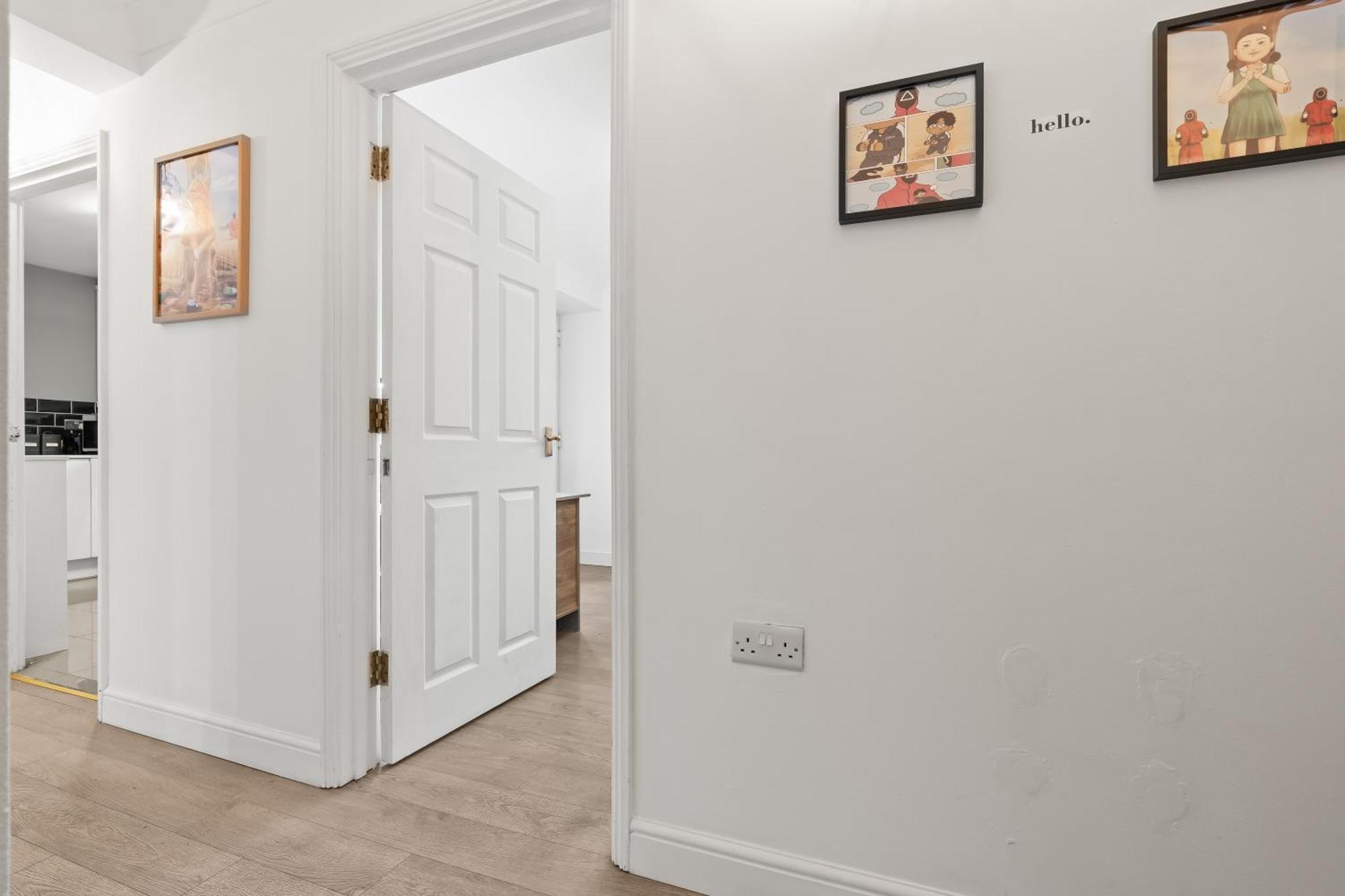 Casa vacanze 2 Bed Flat 5mins Drive To Canary Wharf Station-free Parking-squidgame Theme Sleeps 6 *